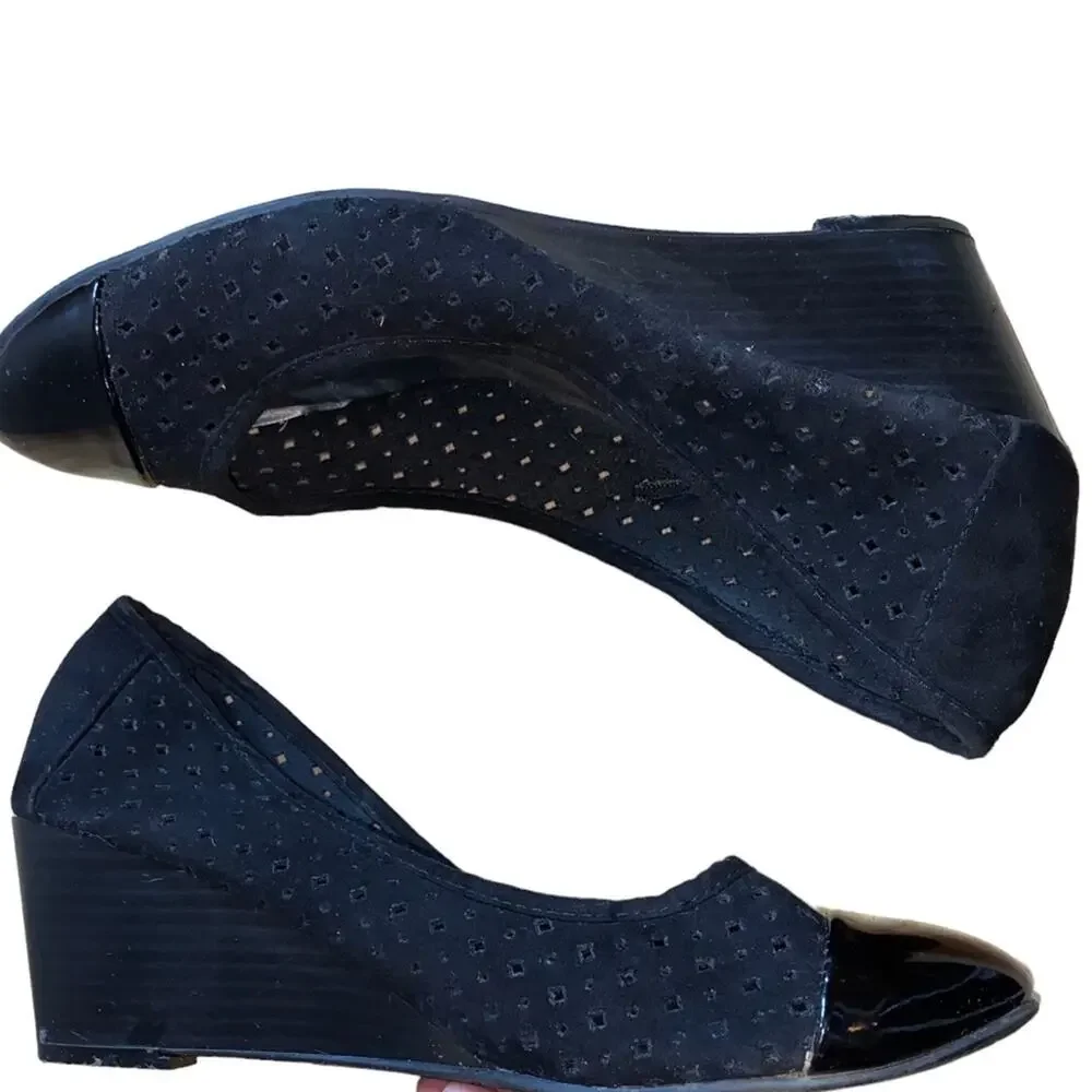 Seychelles Black Suede Wedge Heels Size 10 Cap Toe Laser Cut Comfort Shoes‎